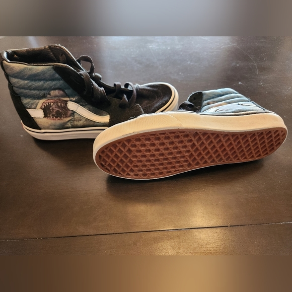 Vans Hi-tops Shark Week Edition - Picture 2 of 4